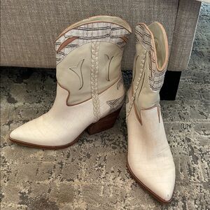 Women's  Dolce Vita White Western Boots